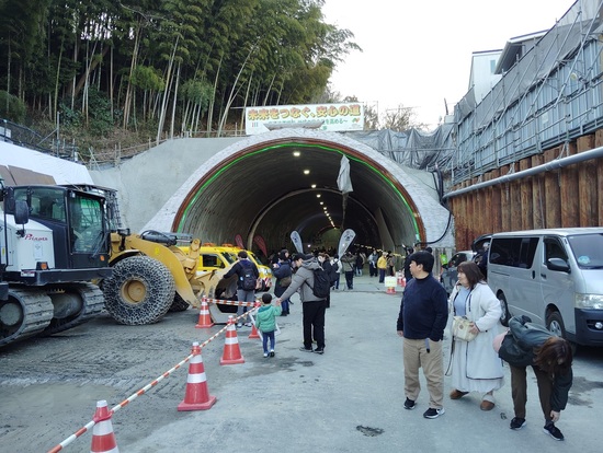 トンネル入口.jpg